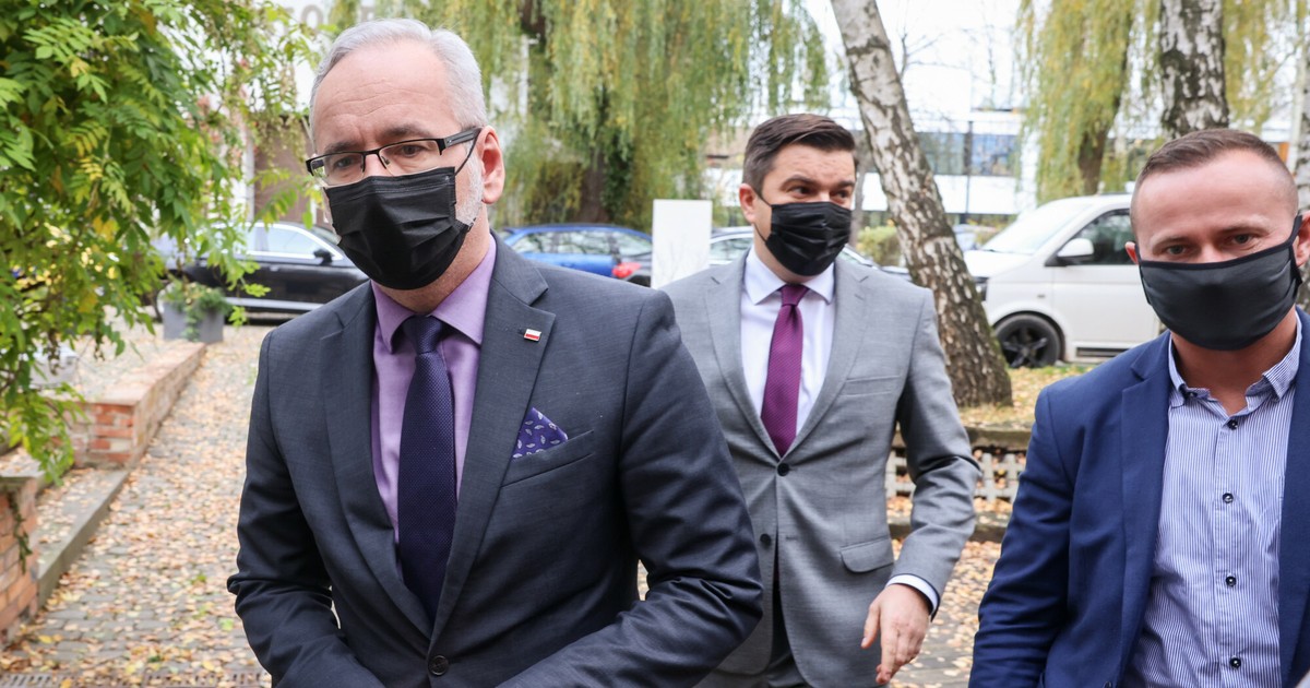 Szczepienie albo zwolnienie. Minister o możliwym obowiązku dla dużej grupy zawodowej