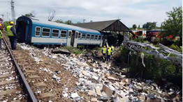 Sátoraljaújhelyi vonatszerencsétlenség: hajszálon múlott a katasztrófa – videó
