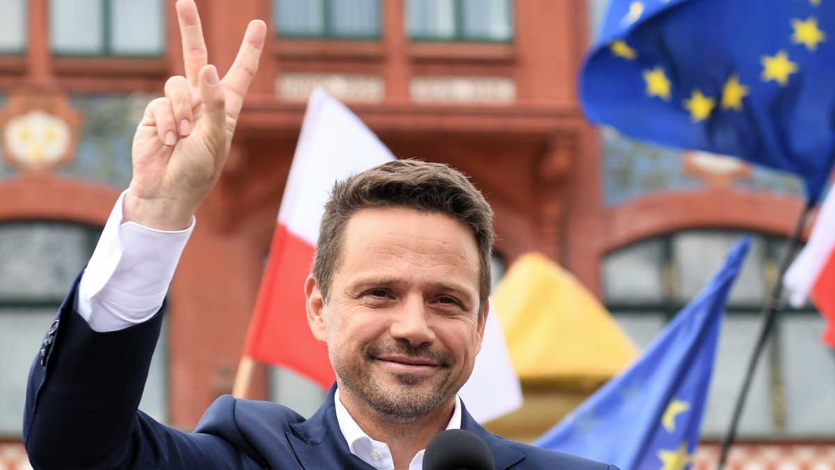 Wybory prezydenckie 2020. Trzaskowski namawia Dudę na debatę