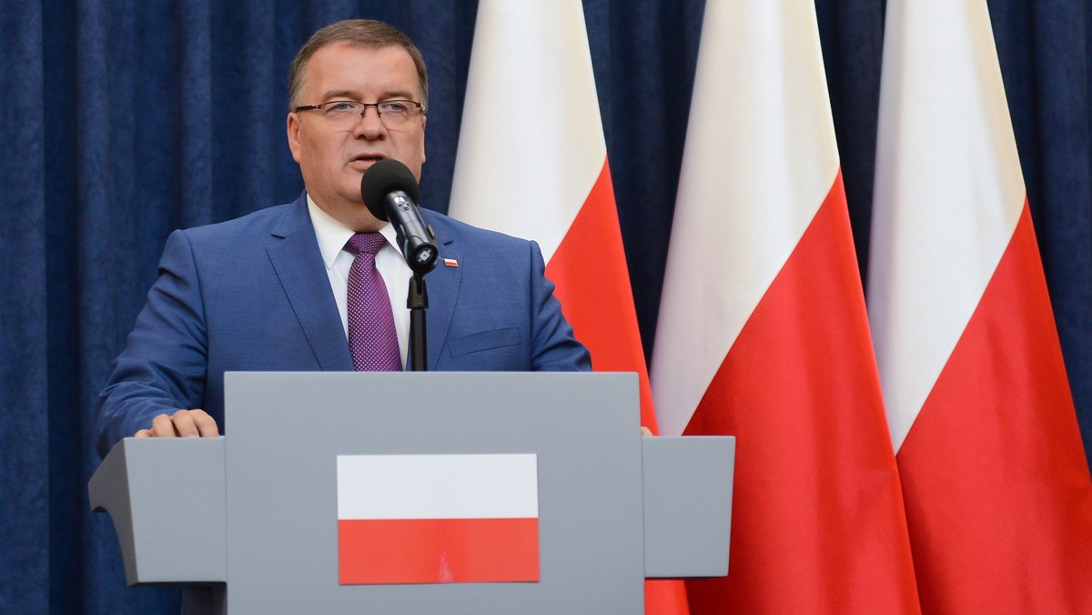 To, co ta ekipa zrobiła dyskwalifikuje ją w sensie politycznym; to powinien być polityczny koniec tej formacji - stwierdził prezydencki minister Andrzej Dera.