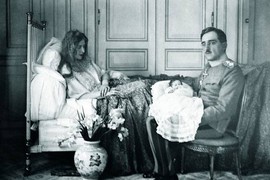 Svi su brujali o muškoj nesposobnosti kralja Aleksandra, a onda je dobio vanbračnu ćerku