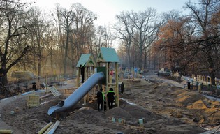 Zjeżdżalnia, tunel, trampolina, bujak… Aby do wiosny!