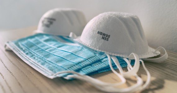 Koronawirus. Dwie maseczki zamiast jednej. Czy nowy trend ...