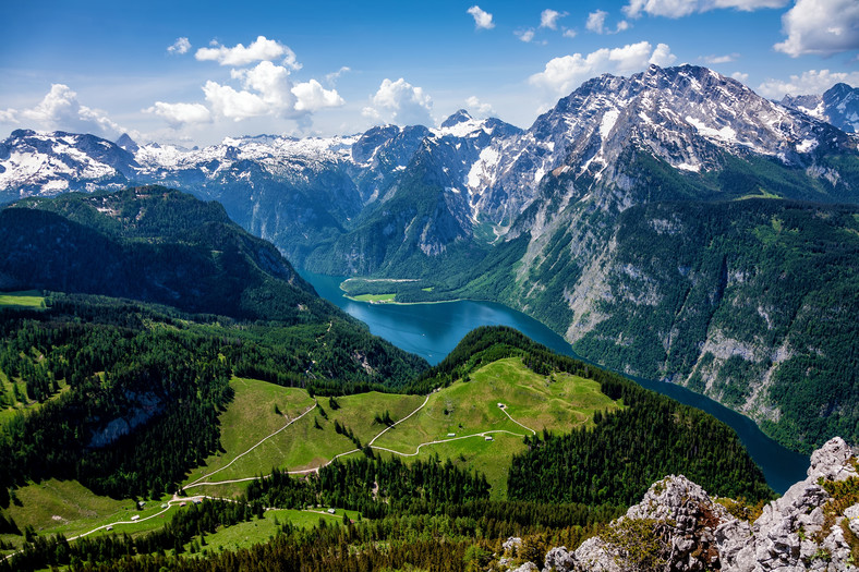 Koenigssee u podnóża Watzmann, Alpy Bawarskie