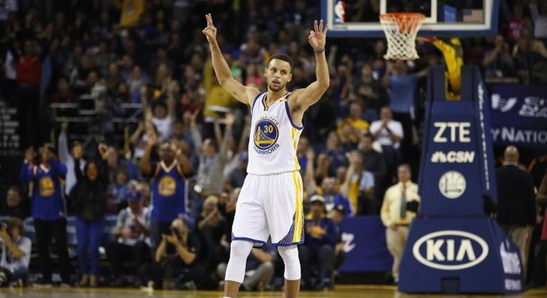 Stephen Curry set a new single-game record with 13 three-pointers as the Golden State Warriors downed the winless New Orleans Pelicans 111-99