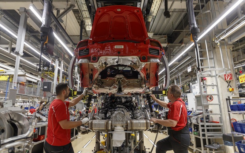 Produkcja samochodów sportowych Porsche w Stuttgarcie