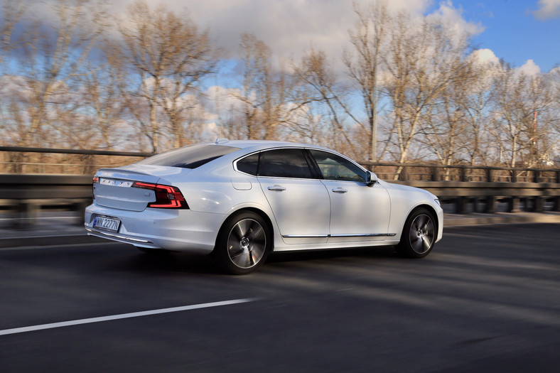 Volvo S90 Recharge T8 AWD