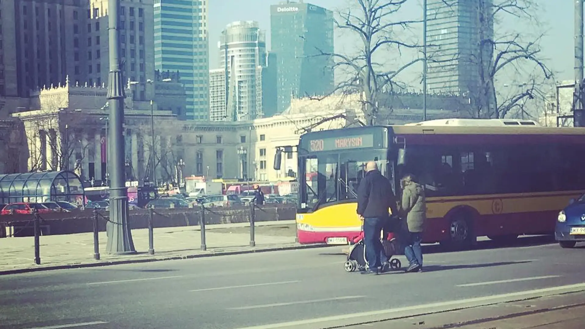 "Żeby prowadzić auto, trzeba uprawnień, by prowadzić wózek, nie trzeba nawet mózgu"