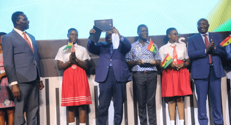 Nana-Addo launched tablets for high school students