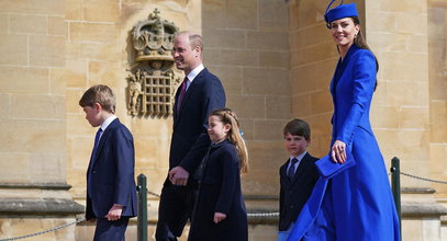 Łysiejące William i niebieska jak niezapominajka Kate na mszy wielkanocnej w Windsorze