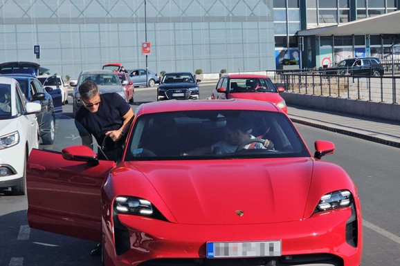 "JAKO MI JE BITNO DA NEKO NASTAVI MOJU LOZU" Pevač (40) uskoro postaje otac: "Dugo smo radili na tome, ali nije bilo vreme"