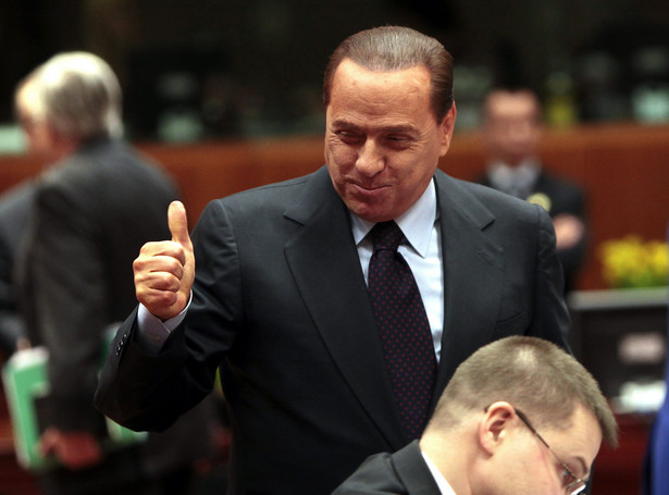 Rusza głośny proces. Berlusconi wije się jak piskorz