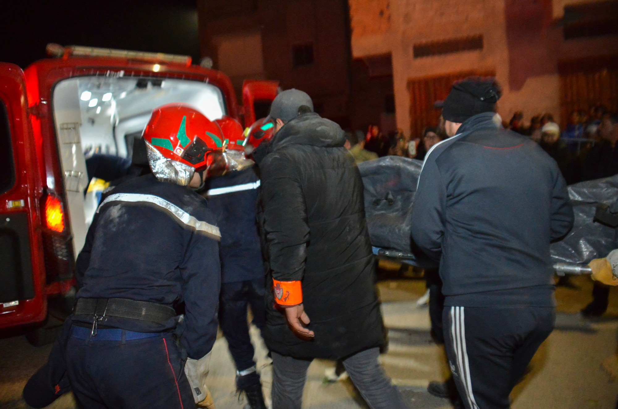 V marockom meste Fez sa zrútili dve budovy, zahynulo 22 ľudí.