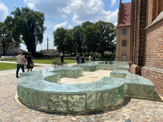 Szklane Palatium z Poznania wśród 100 najlepszych obiektów sztuki w miejscach publicznych