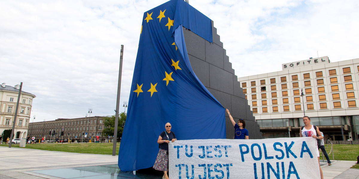 Czy Polacy chcą zostać w UE? Czy scenariusz wyjścia z Unii jest realny? Oto wyniki sondażu