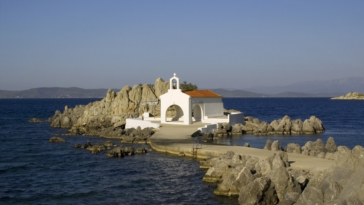 Na greckiej wyspie Chios na Morzu Egejskim aresztowano pod zarzutem szpiegostwa na rzecz Turków 72-letniego Niemca - podała grecka policja.