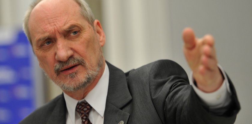 Macierewicz każe Kraśce przepraszać!