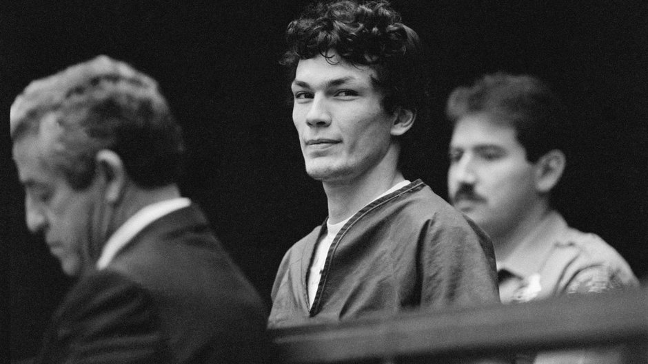 Richard Ramirez w sądzie na zdjęciu z 9 października 1985 r.