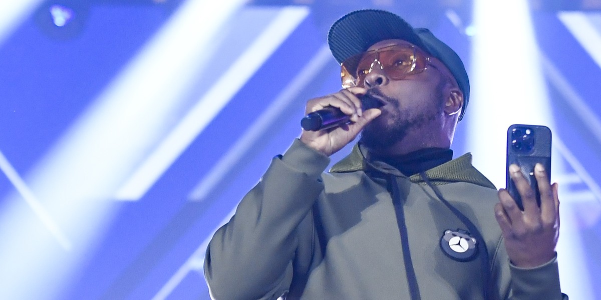 Will.i.am lider zespołu Black Eyed Peas podczas występu na Sylwestrze Marzeń z Dwójką.