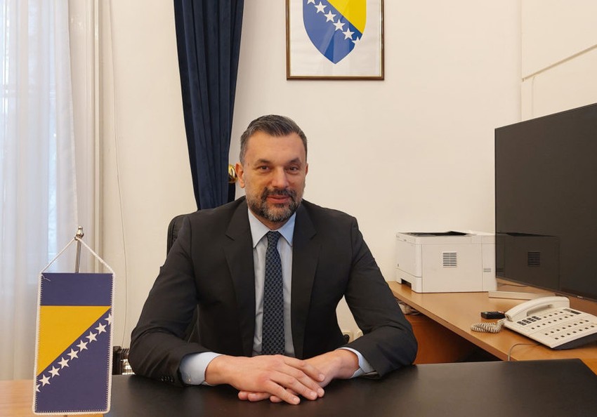 elmedin-konakovic-1-scaled-872x610