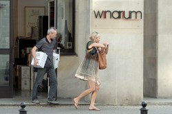 Foremniak kupuje wino u Kondrata. Kartonami!