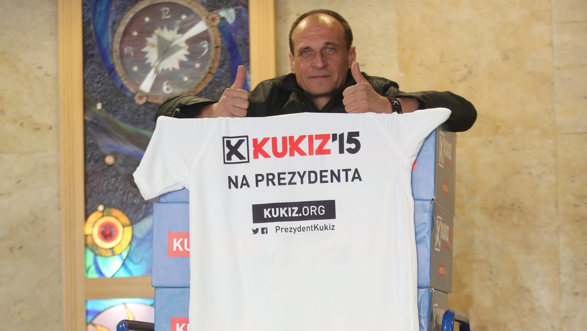 Kandydat na prezydenta Paweł Kukiz dementuje zarzuty "Faktu" dotyczące rzekomego kupowania podpisów. - Mam czyste sumienie i czyste ręce. Nie stać mnie by było nawet na to, żeby kupować głosy - powiedział Kukiz, który skarżył się, że organizowane są przeciw niemu prowokacje polityczne.