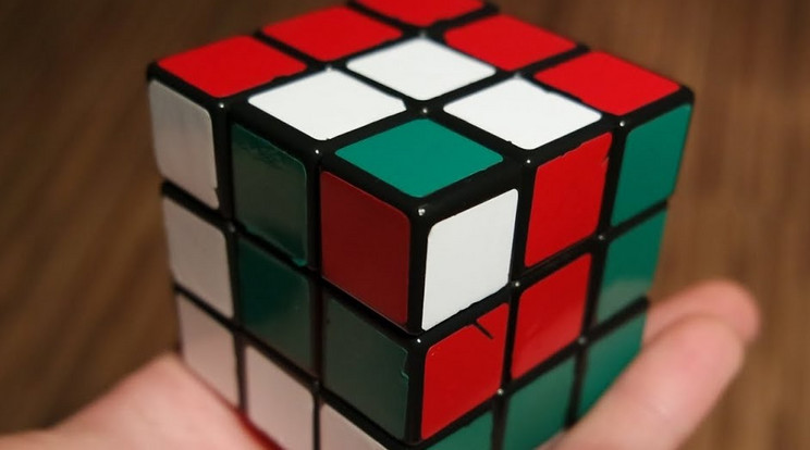 Rubik Ernő 1974-ben szabadalmaztatta a kockát