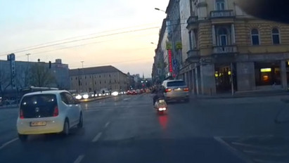 Döbbenetes, mit művelt egy ámokfutó sofőr Budapest utcáin – videó