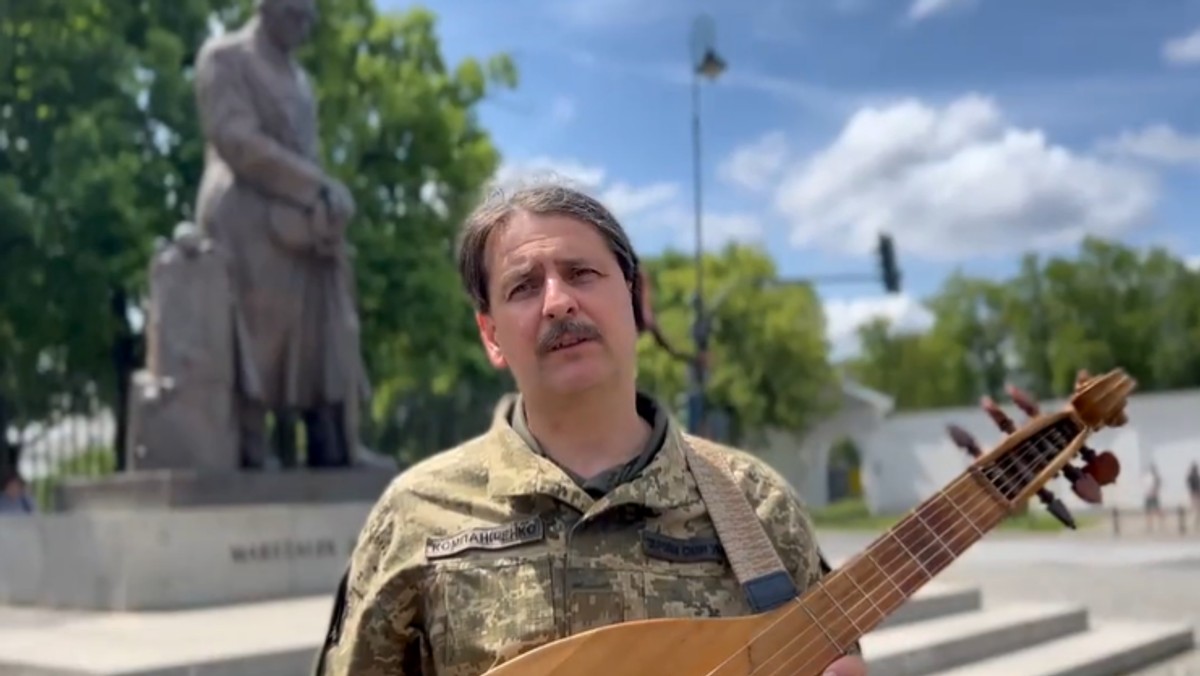 Ukraiński żołnierz-artysta nagrał wideo z przekazem do Polaków