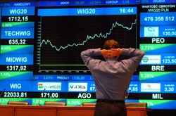 Co się dzieje z cenami akcji polskiego giganta? Analityk zmienia rekomendację