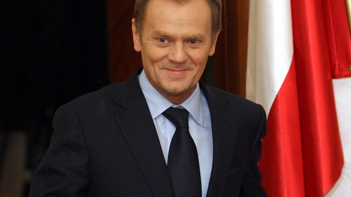 Premier Donald Tusk podsumowuje w Sejmie rok rządów PO-PSL. Zaczął od polityki zagranicznej.