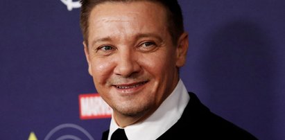 Jeremy Renner po wypadku jeździ na wózku. "To prawdziwy cud"