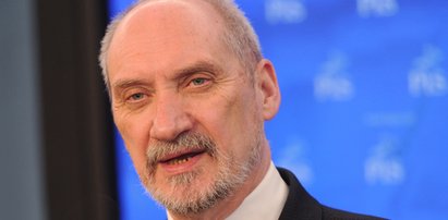 Macierewicz o samobójstwie: Pętla się zaciska