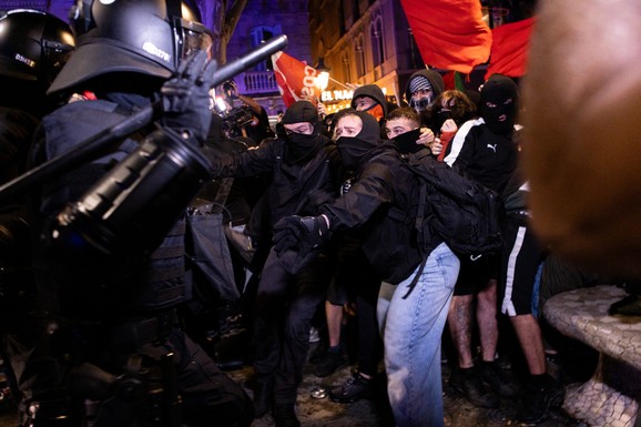 Ovo su PRVE ANKETE o izborima u Španiji nakon što su PROTESTI ZAPALILI ZEMLJU! Evo ko vodi
