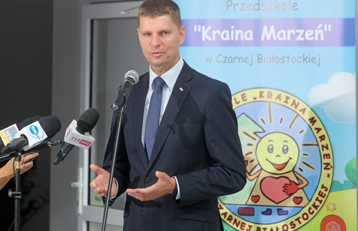 "Jestem zaskoczony postawą części rodziców". Piontkowski wyjaśnia, co to izolatka