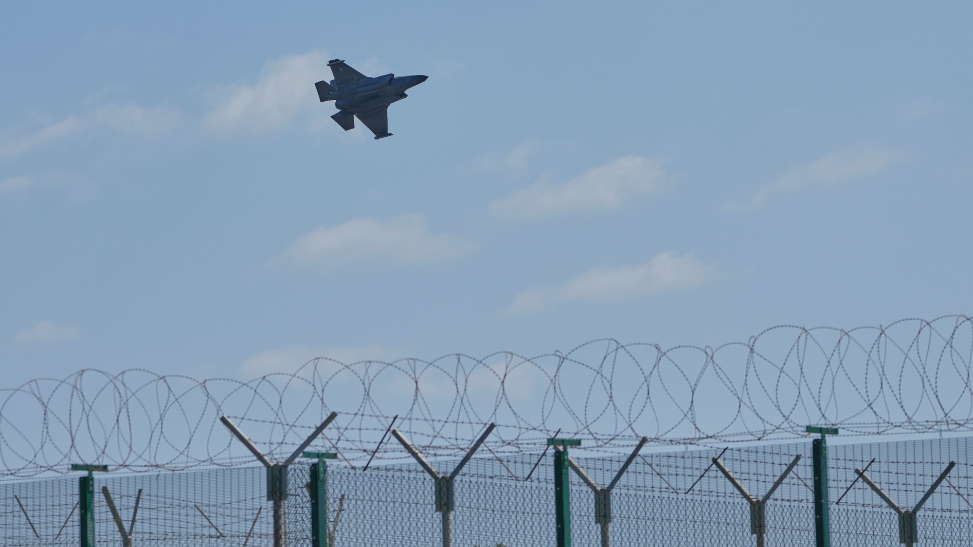 Stíhacie lietadlo nad Cyprom, ilustračná snímka