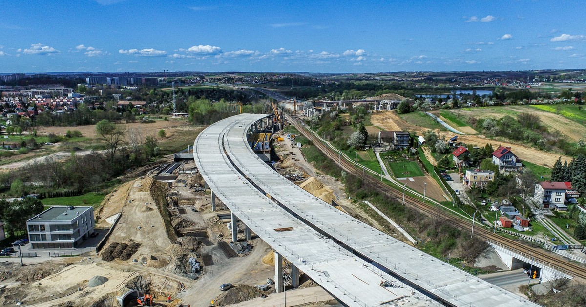 Poland's longest expressway is almost complete. Only 4  key sections are missing [MAP].