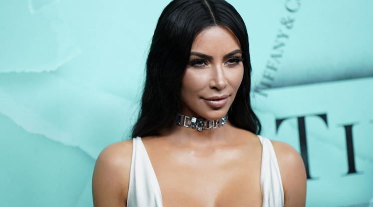 Kim Kardashian szokás szerint bevállalós ruhát húzott/Fotó:Northfoto