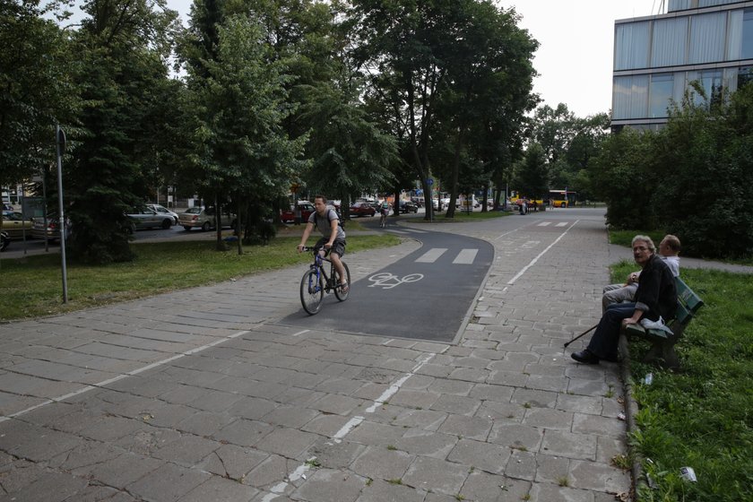 Ścieżka rowerowa na Powstańców Śląskich we Wrocławiu