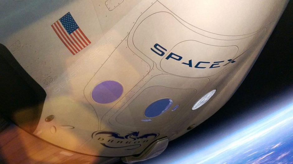 SpaceX pokazało nowy skafander kosmiczny