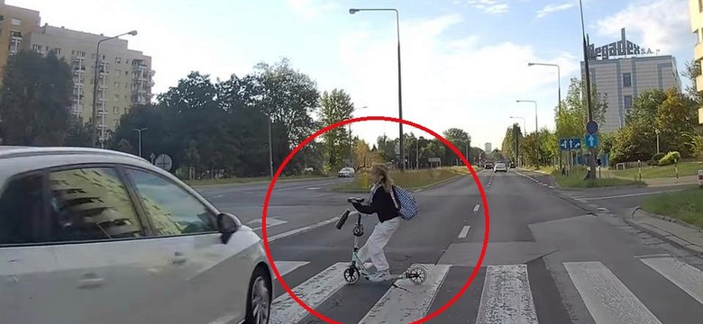 Policja namierzyła szalonego kierowcę Seata. Centymetry dzieliły dziecko od tragedii