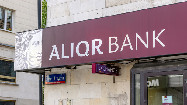 Klienci, którzy spłacili wcześniej kredyt konsumencki, ale nie otrzymali proporcjonalnego zwrotu zgodnie z prawem, wciąż mogą dochodzić roszczeń.Placówka Alior Banku