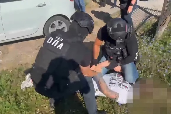 ZATOČIO DEVOJKU U STANU, TUKAO JE MESEC DANA! Uhapšen pripadnik tzv. kosovske policije (34) u Sokobanji, izrečene mu HITNE mere!