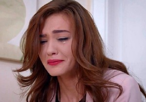 Tursku glumicu Melisu silovao otac, majka joj nije verovala sve dok nije svedočila nasilju 