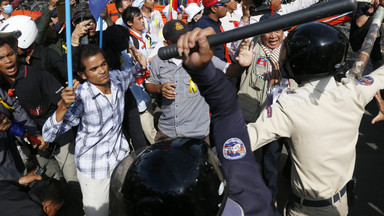 Kambodża: gaz łzawiący podczas protestu opozycji w stolicy