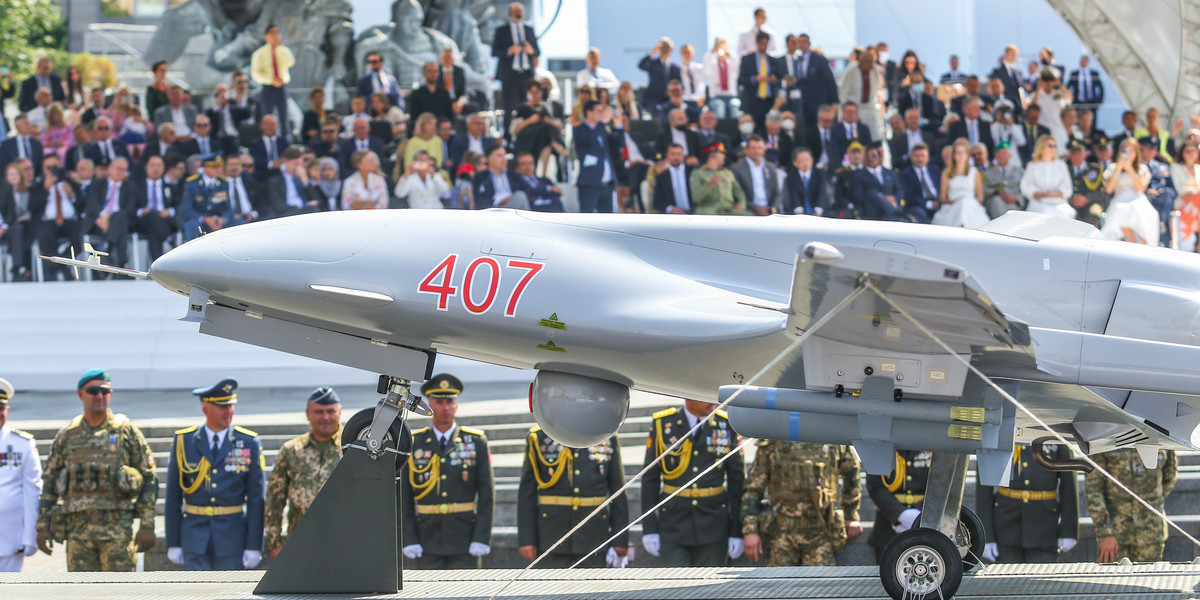 Dron Bayraktar podczas defilady w Kijowie (2021 r.)
