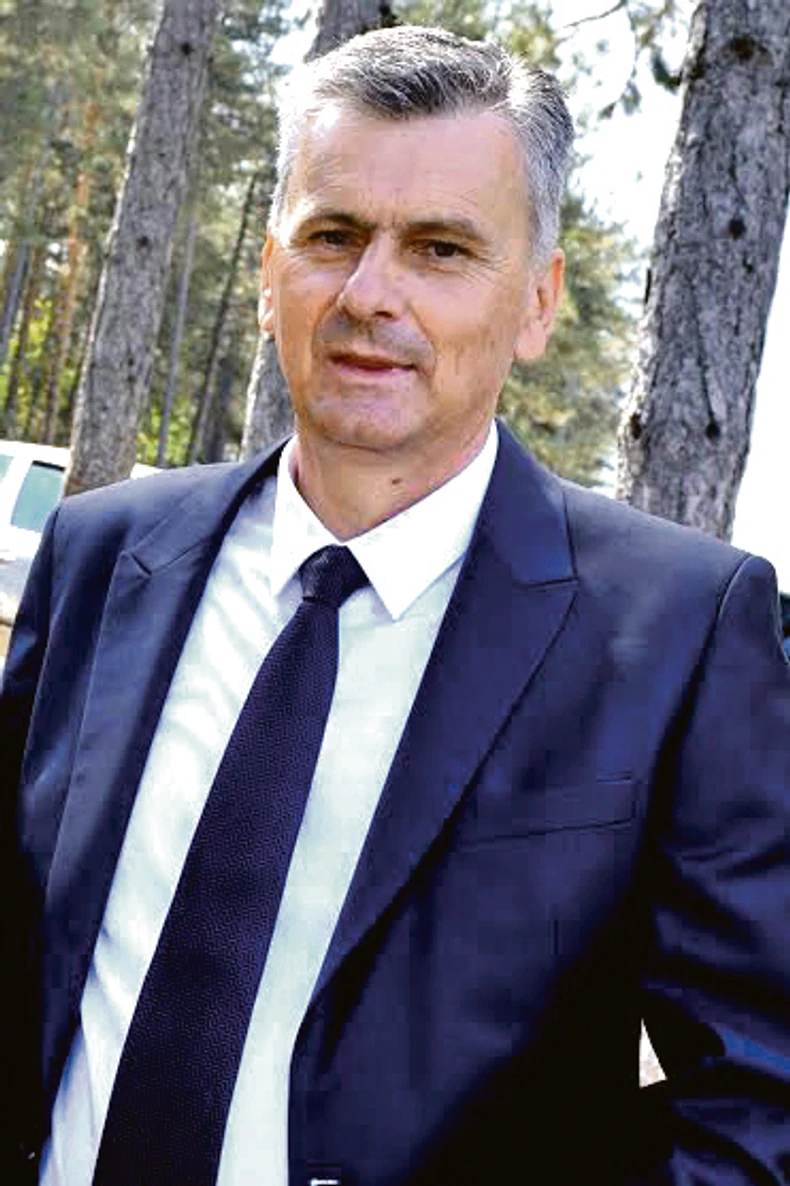 Nude projekte:
MIlan Stamatović