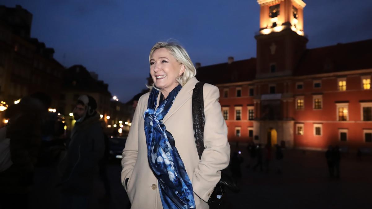 Marine Le Pen na Placu Zamkowym w Warszawie