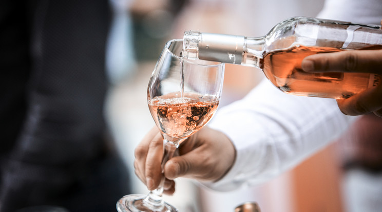 Kékszőlőből készül a rosé, amelynek többféle árnyalata is lehet / Fotó: shutterstock