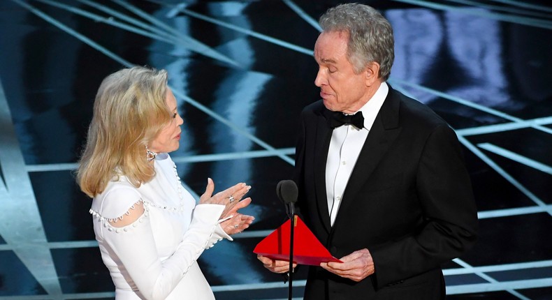 Faye Dunaway and Warren Beatty.